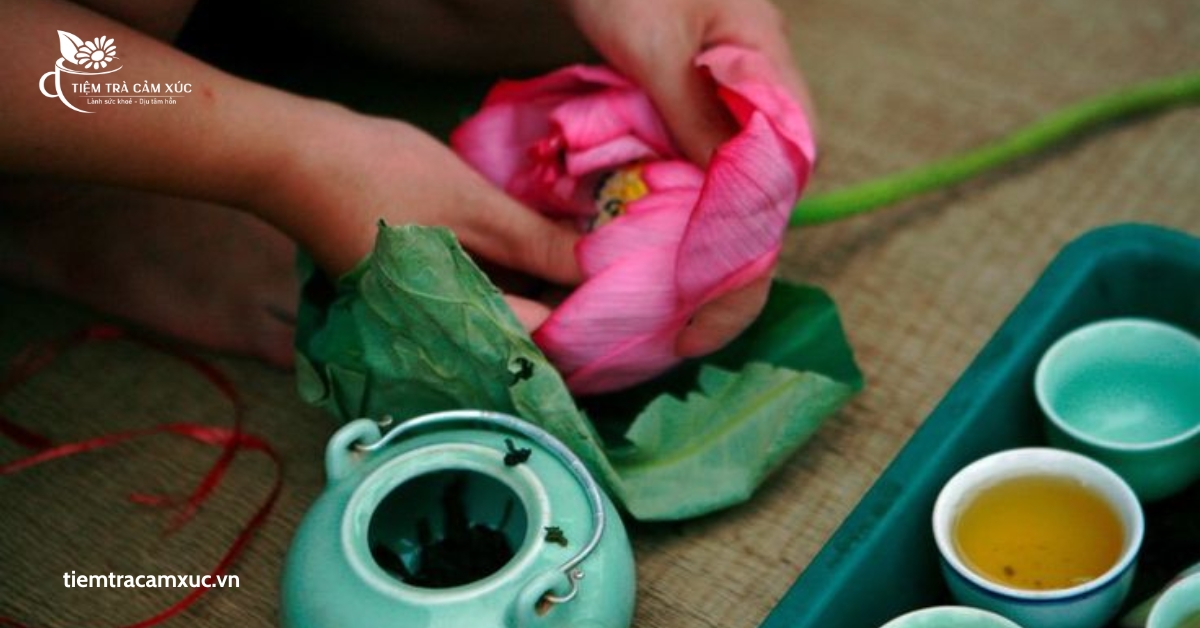 Trà Sen Tây Hồ