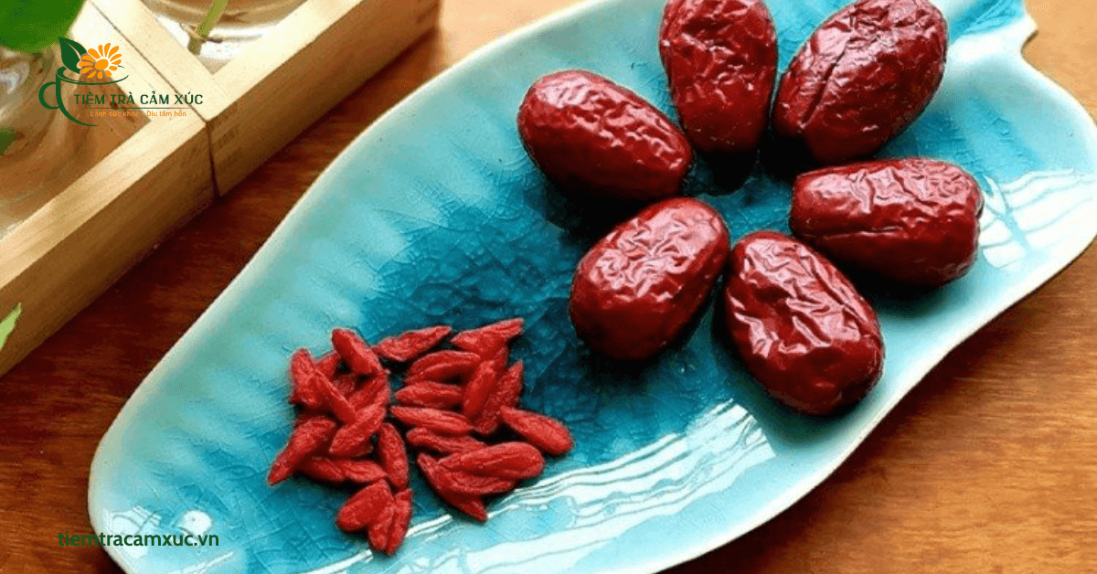 Trà dưỡng tâm táo đỏ long nhãn kỷ tử
