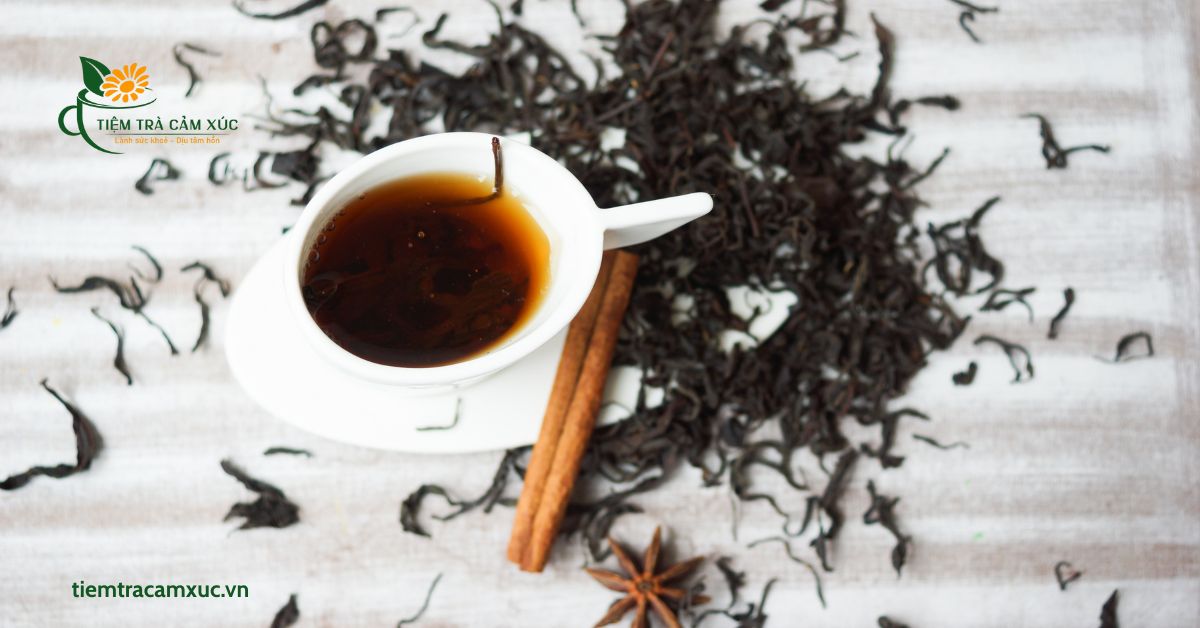 Màu nước của trà đen