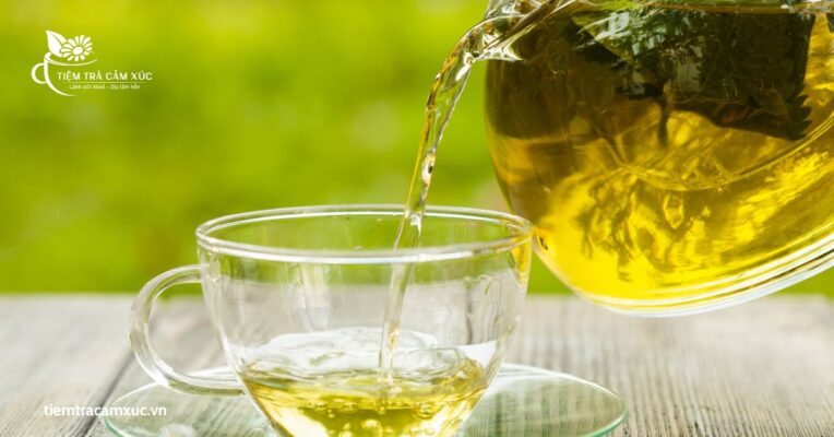 Trà thảo mộc ngã màu