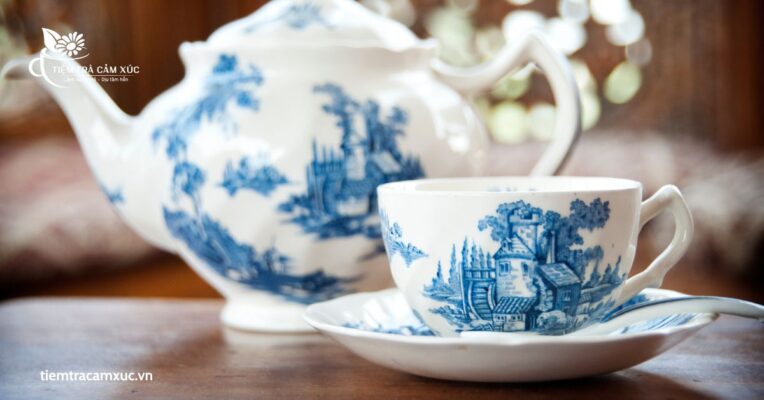 Ấm chén uống trà