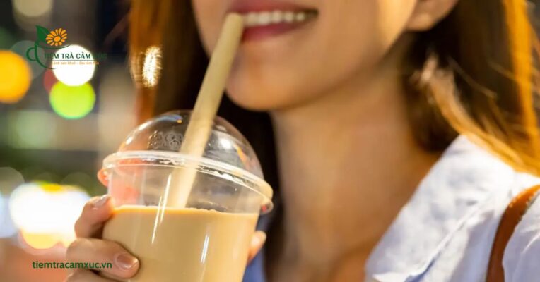 Tới tháng uống trà sữa được không